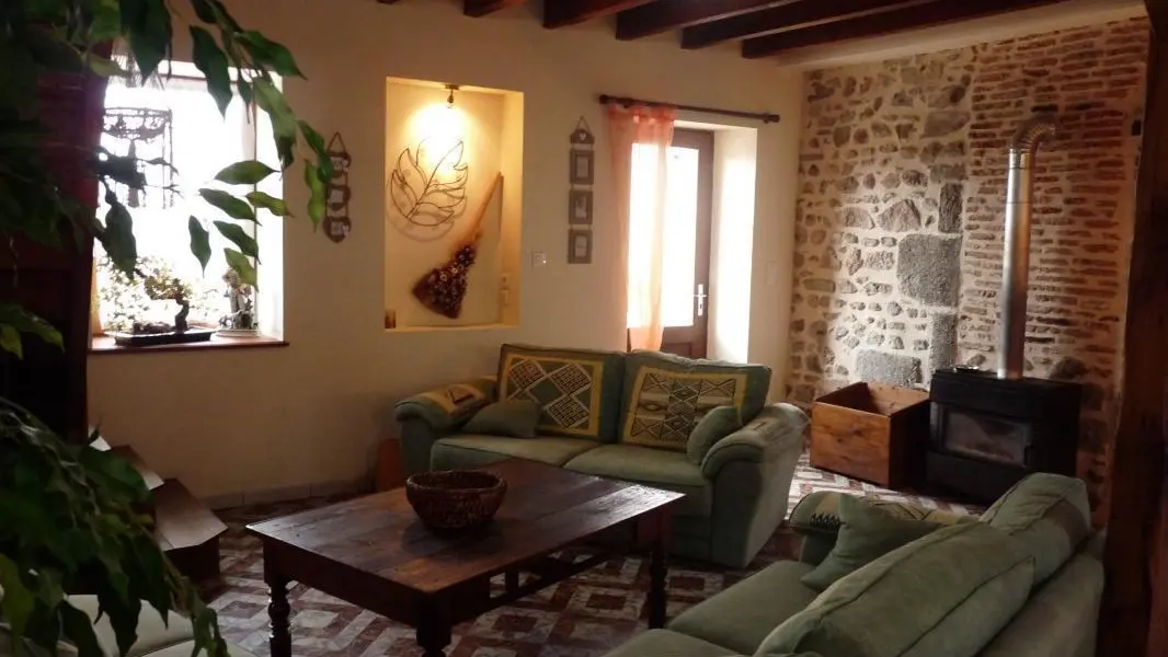 Gite de la Ferme de Gayere à nizerolles, salon