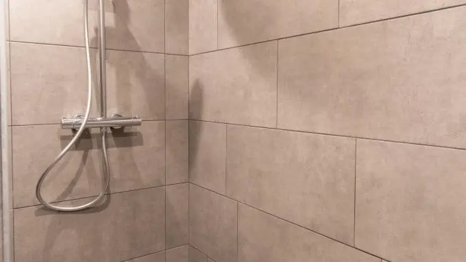 Douche à l'italienne