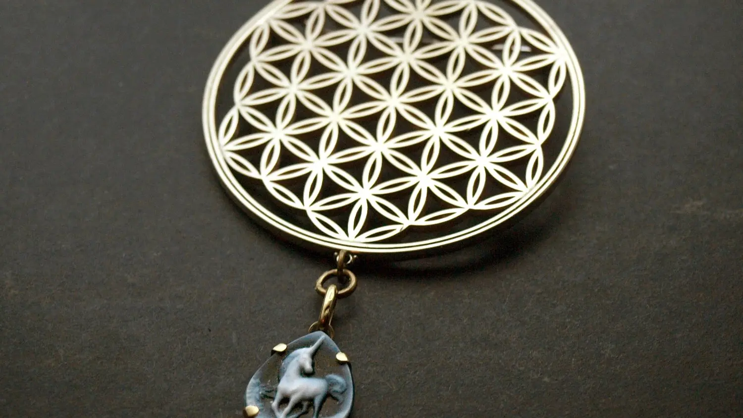 Bijoux personnalisés et création sur mesure_Hervé ROY_La Bizouterie de Saint bonnet le Château