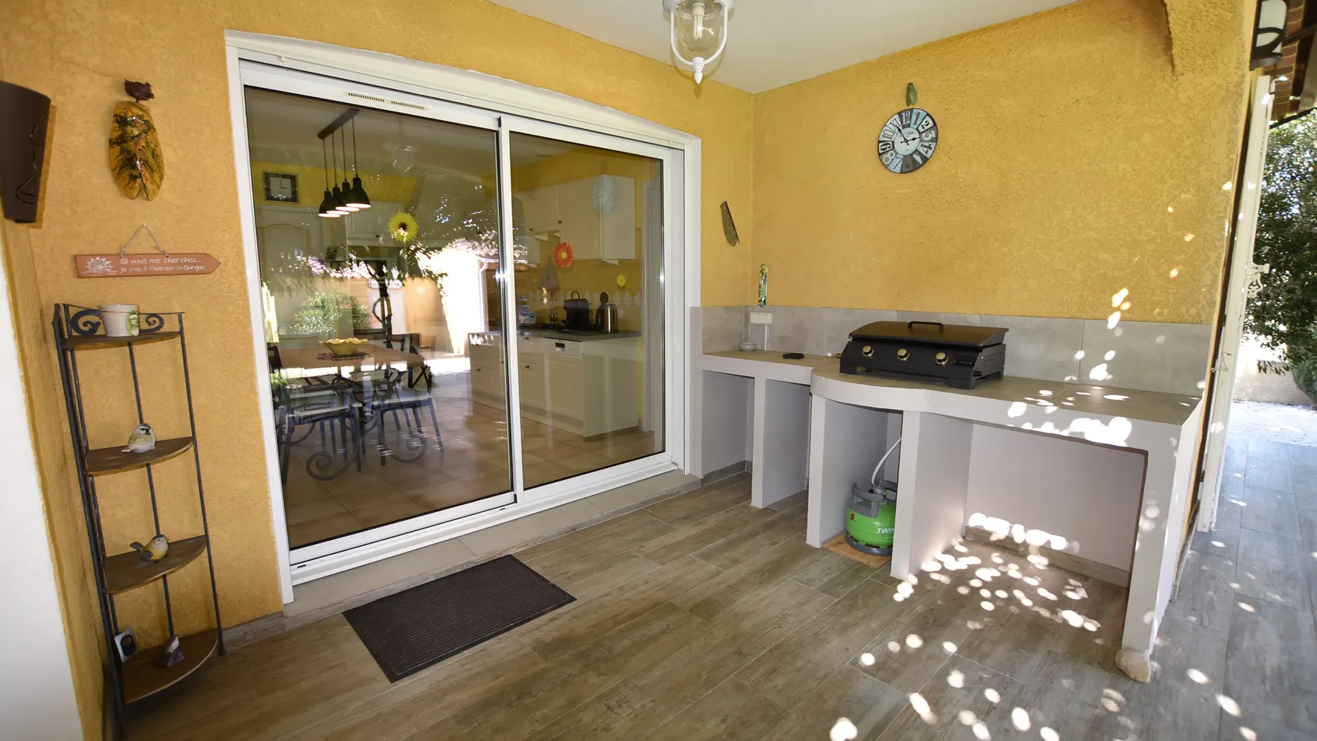 La Bastide de Laura_L'Isle-sur-la-Sorgue terrasse extérieure