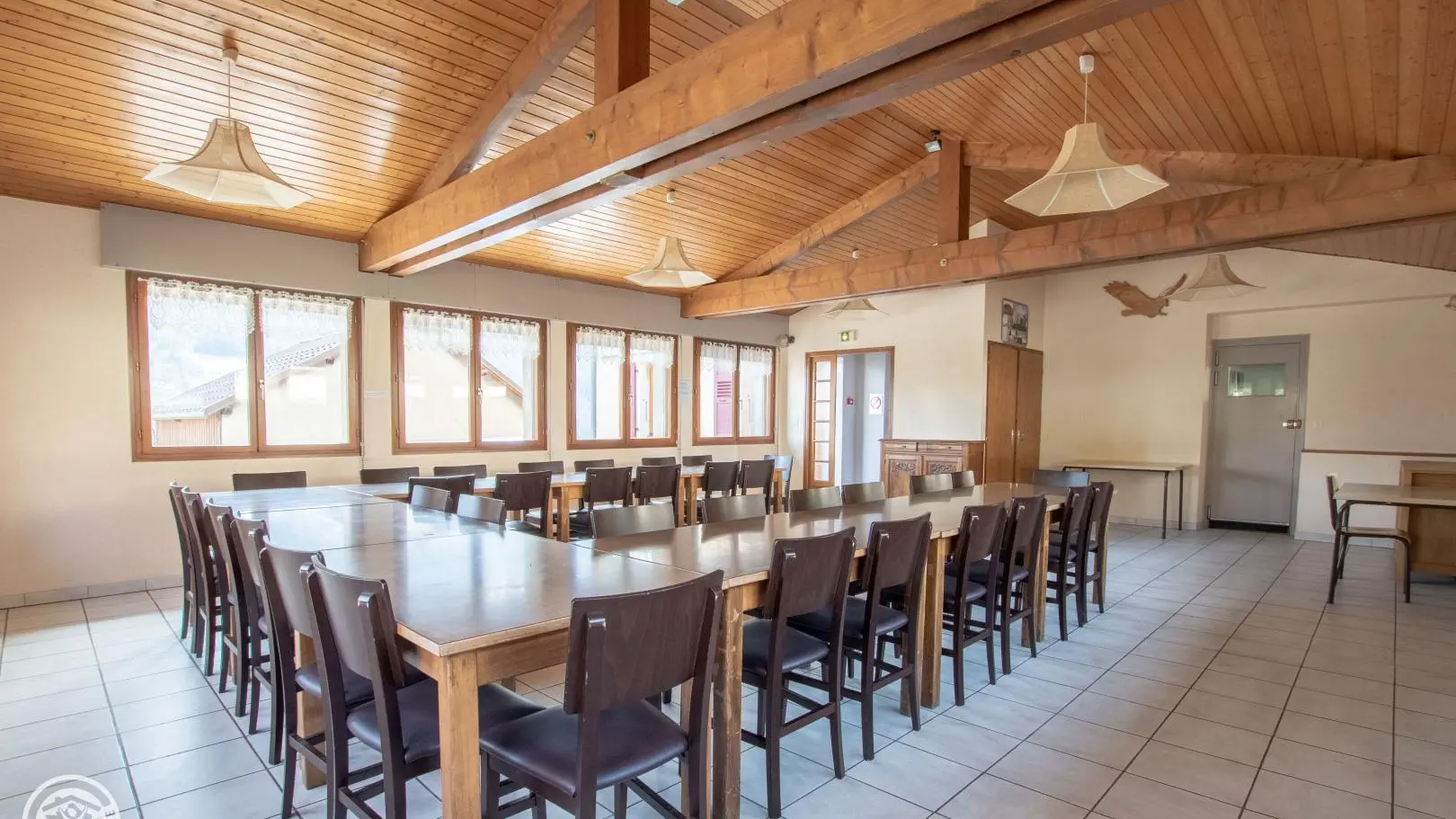 Grande salle pour repas, réunions, séminaires ....