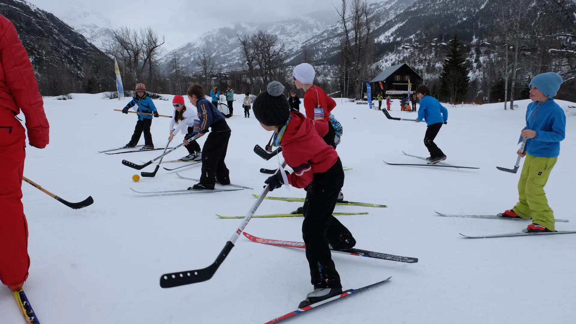 de 7 à 77 ans, quand on joue ensemble on oublie qu'on a les skis aux pieds!