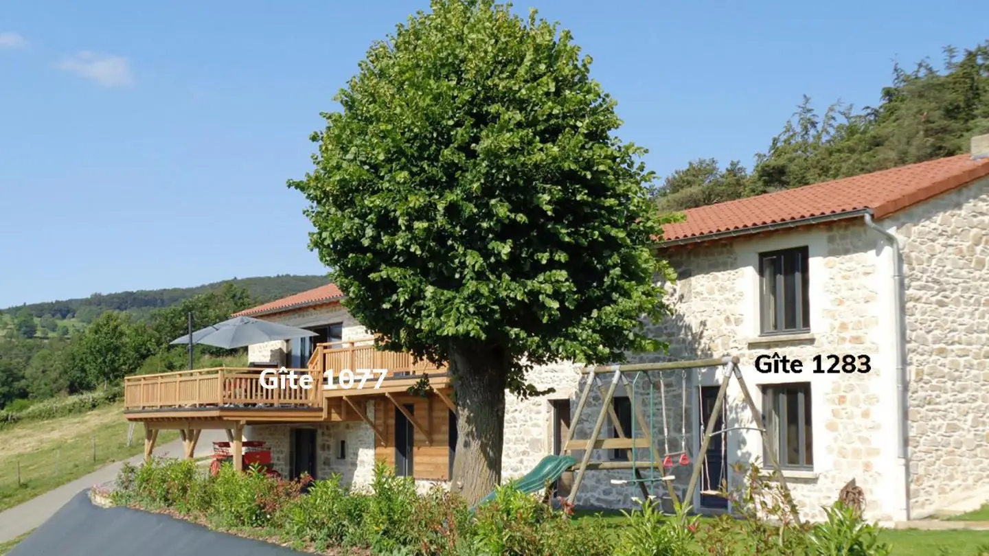 Gîte mitoyen au gîte 1077 de 15 personnes