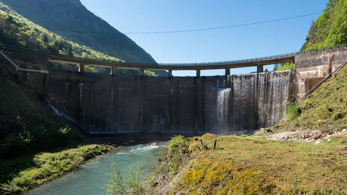 Lac et barrage du Jotty