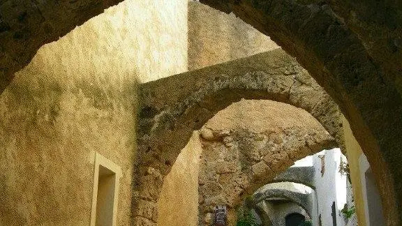 Rue des Arcades_Villecroze