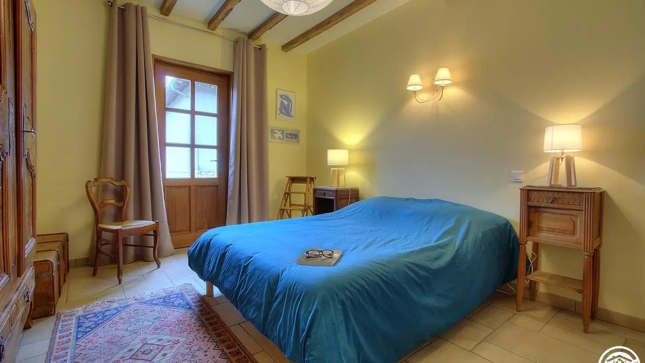 Chambre 1 sur cour