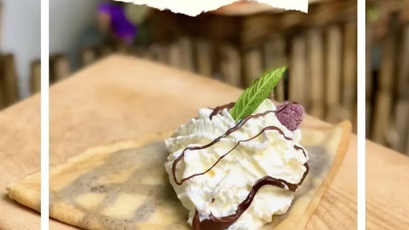 Crêpe à la pâte à tartiner bio avec de la chantilly