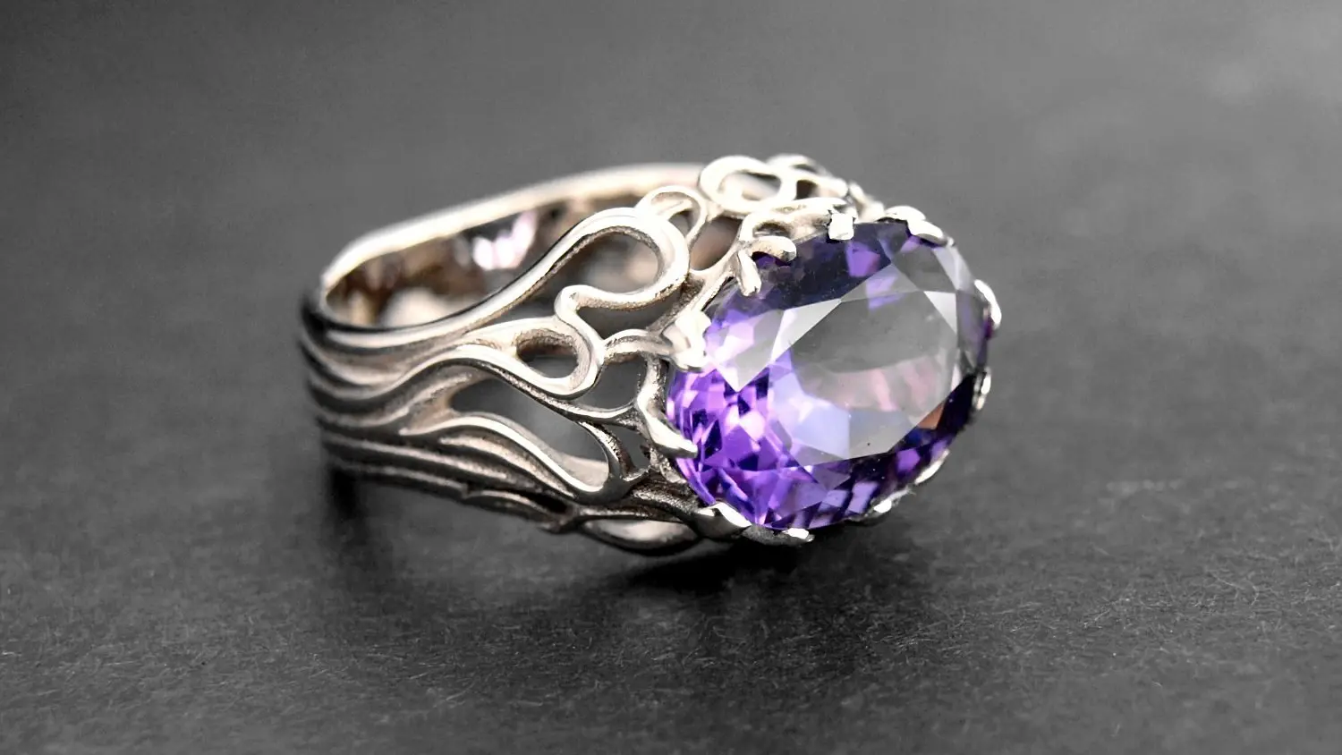 Bijoux personnalisés et création sur mesure_Hervé ROY_La Bizouterie de Saint bonnet le Château