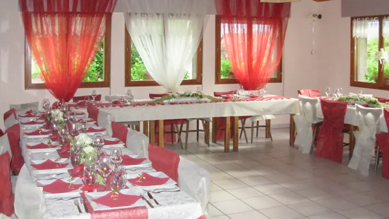 Possibilité de mariage de 35-40 personnes.