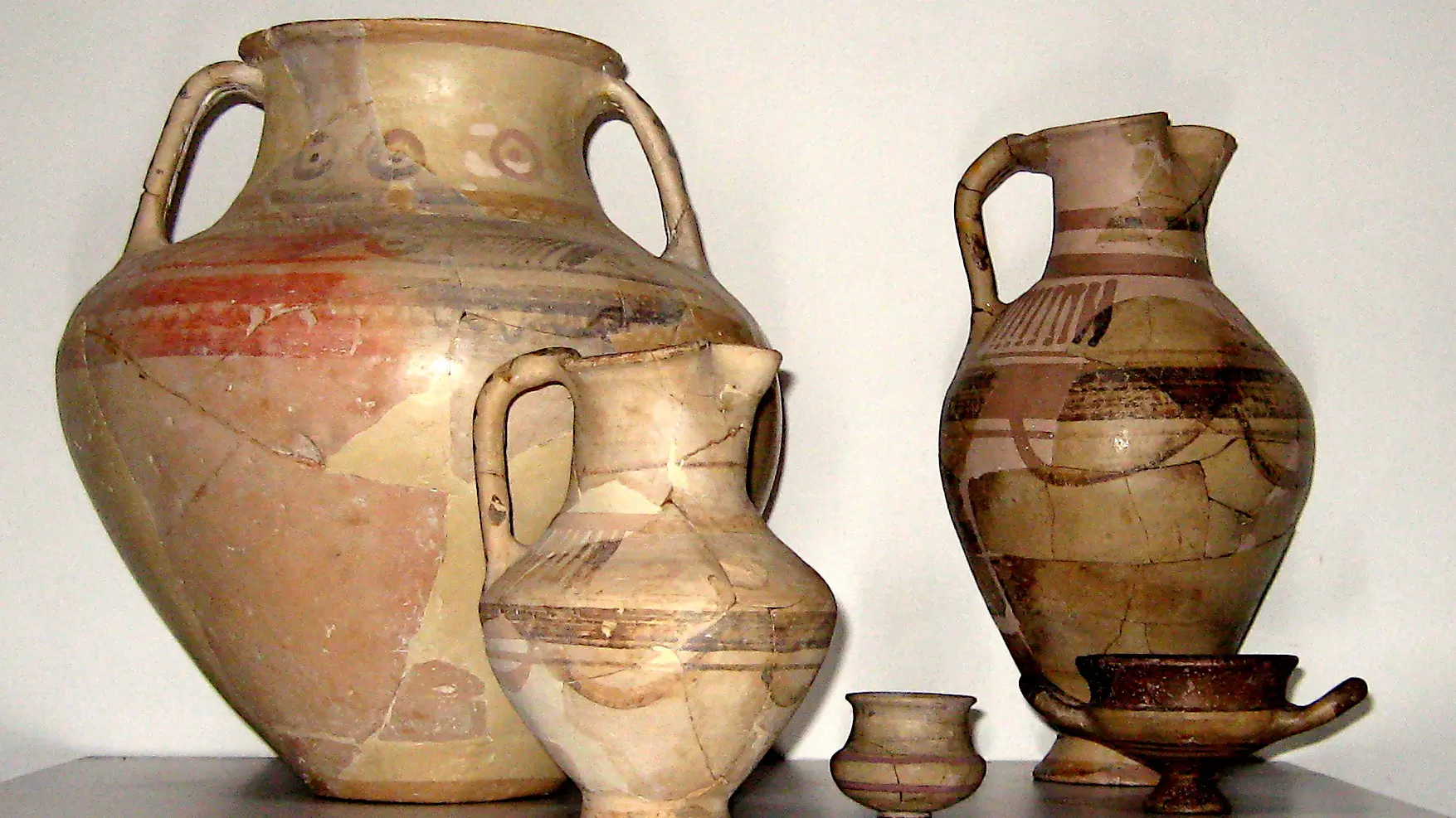 Amphores - Détail exposition - Musée archéologique - Le Pègue