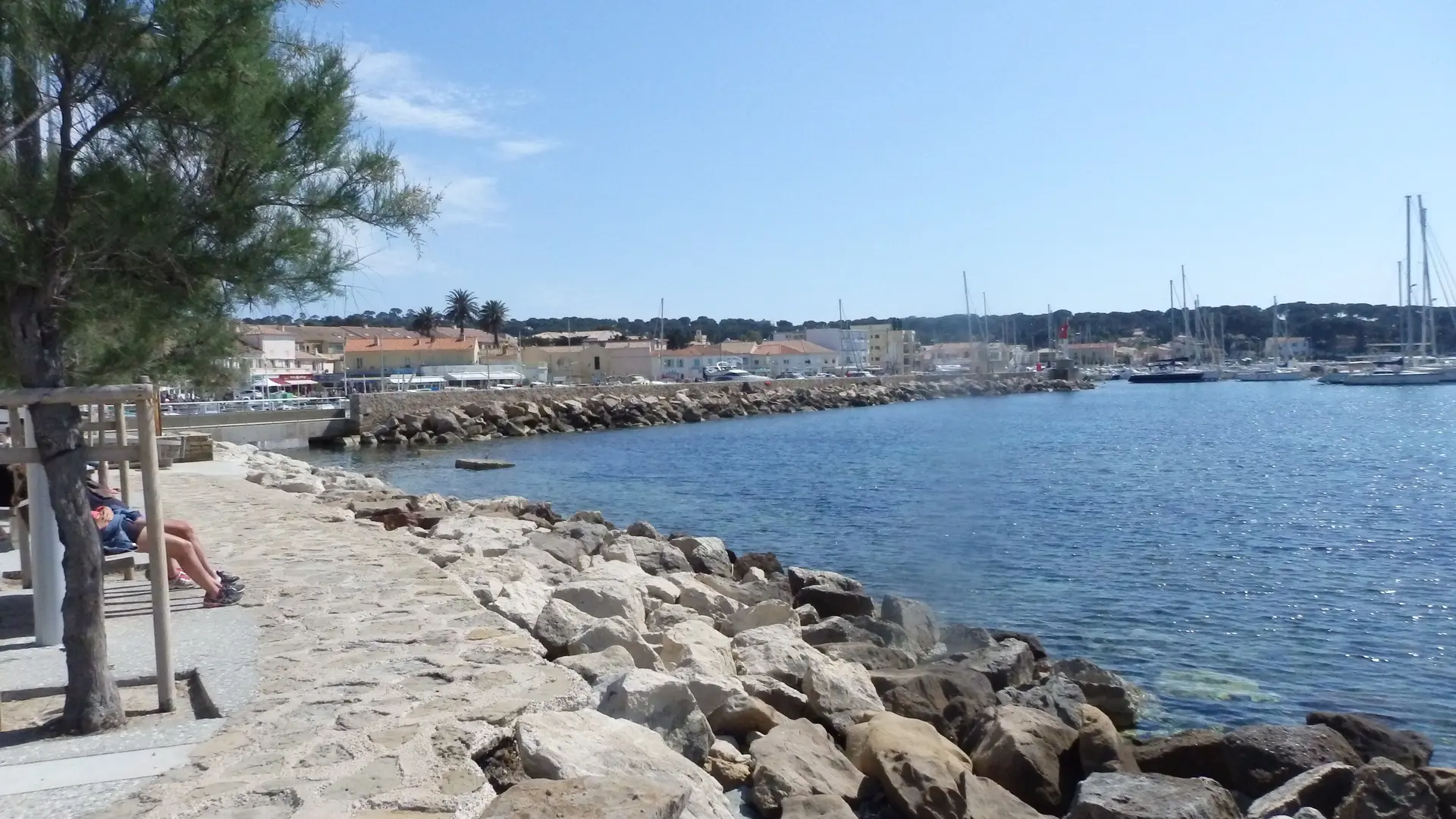 Studio dans une résidence - Le Brusc