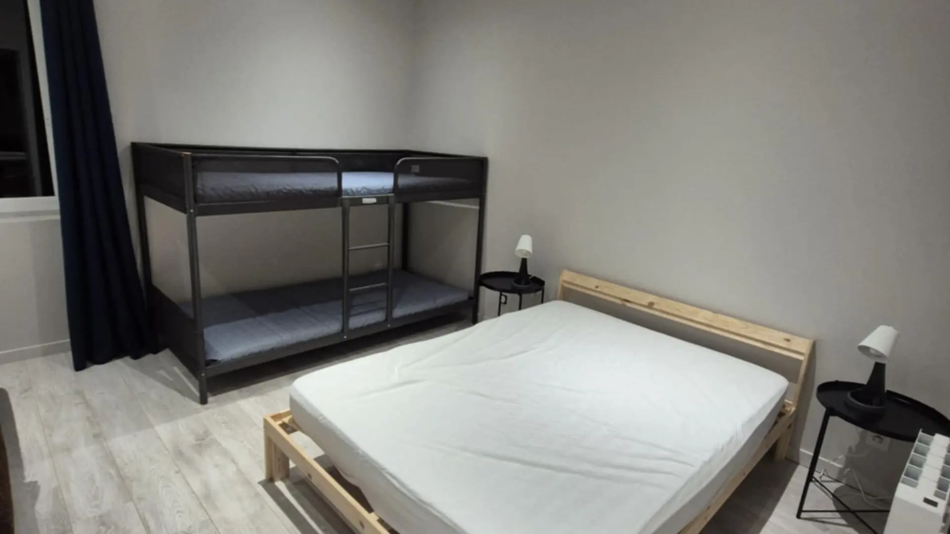 Chambre avec lits superposés