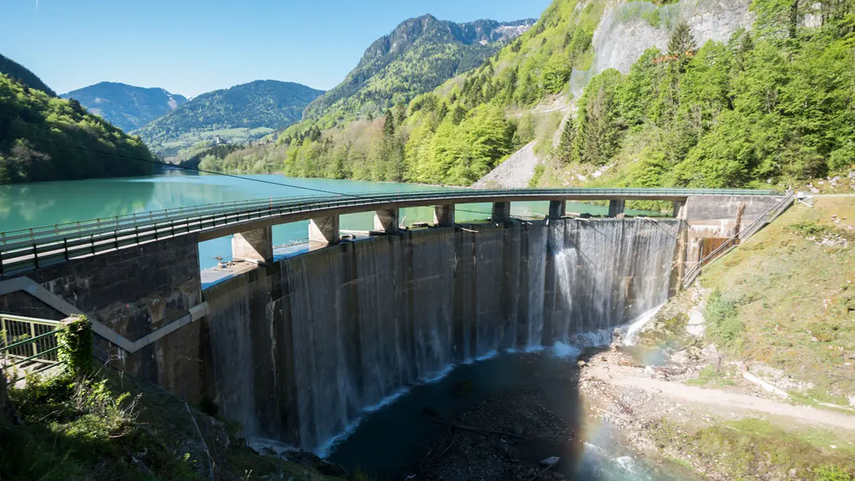 Lac et barrage du Jotty