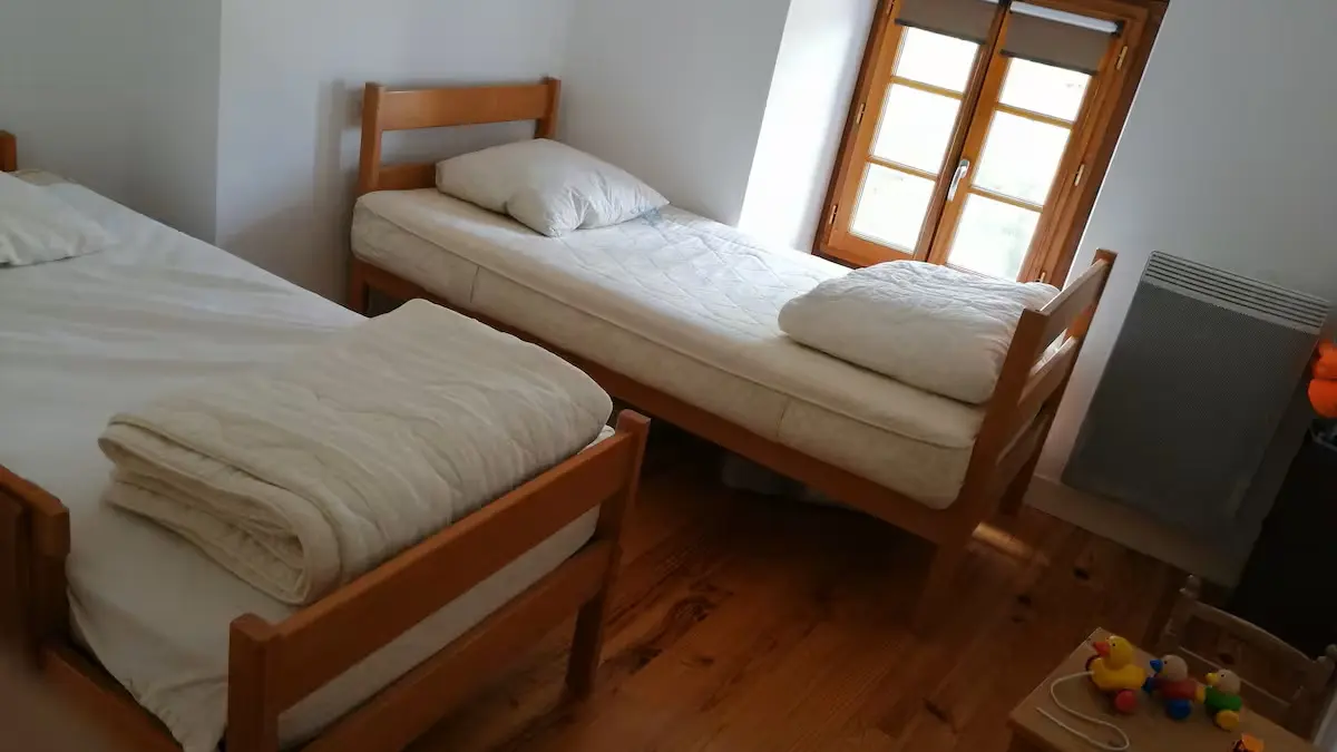 8-Chambre haut enfants-Gite-La grange de Paul