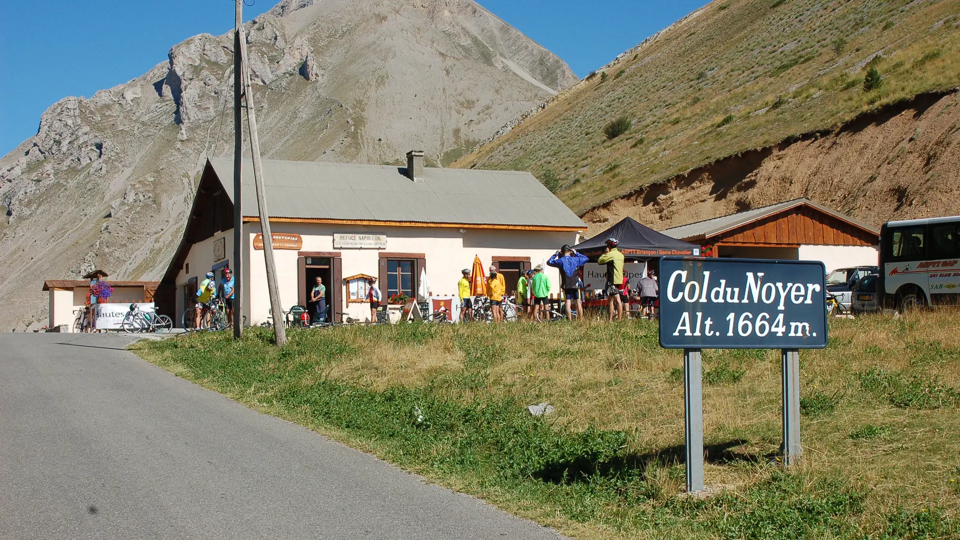 Refuge napoléon sur le col du Noyer