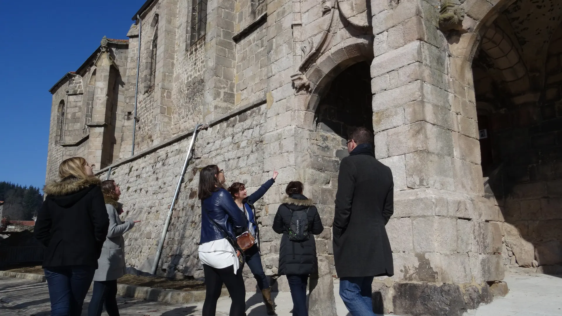 Visite de la Collégiale de St Bonnet le Château (42380)
