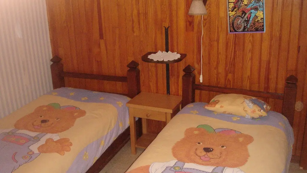 chambre à coucher d'enfant, deux lits simples