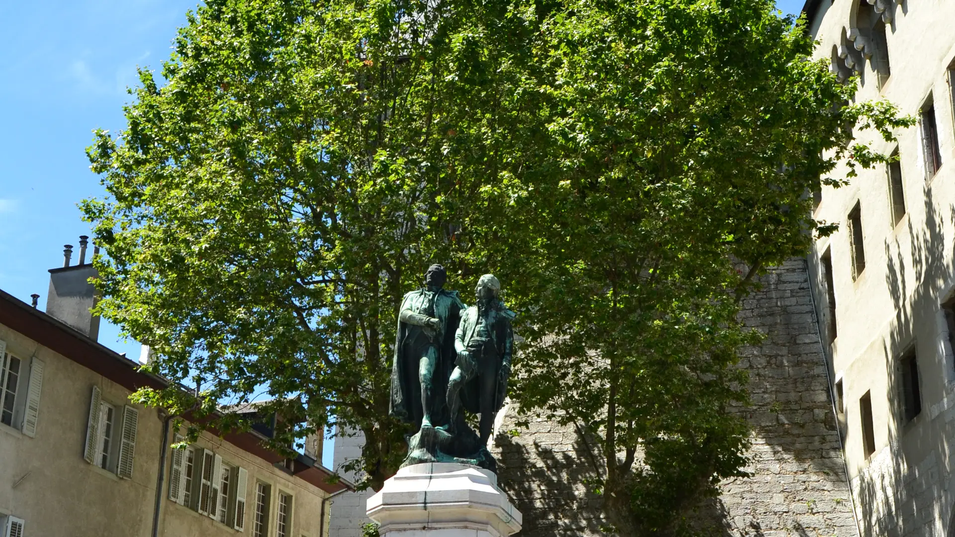 Statue des frères de Maistre à Chambéry