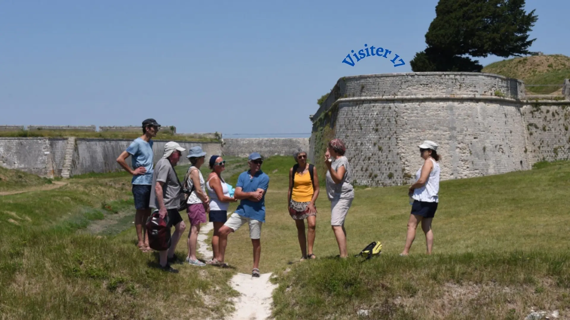 Groupe privé dans les fortifications de Saint-Martin