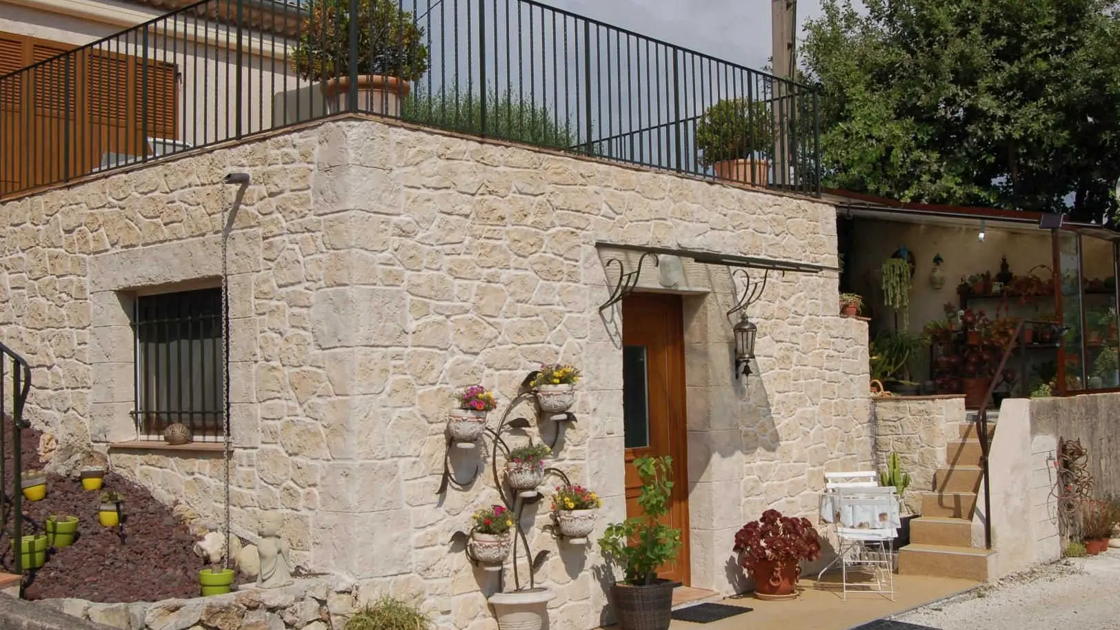 La Colline aux Oiseaux-Entrée du Gîte-Cagnes sur Mer-Gîtes de France Alpes-Maritimes