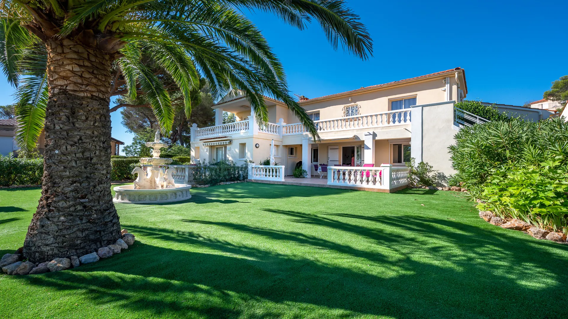 Maison extérieur - jardin