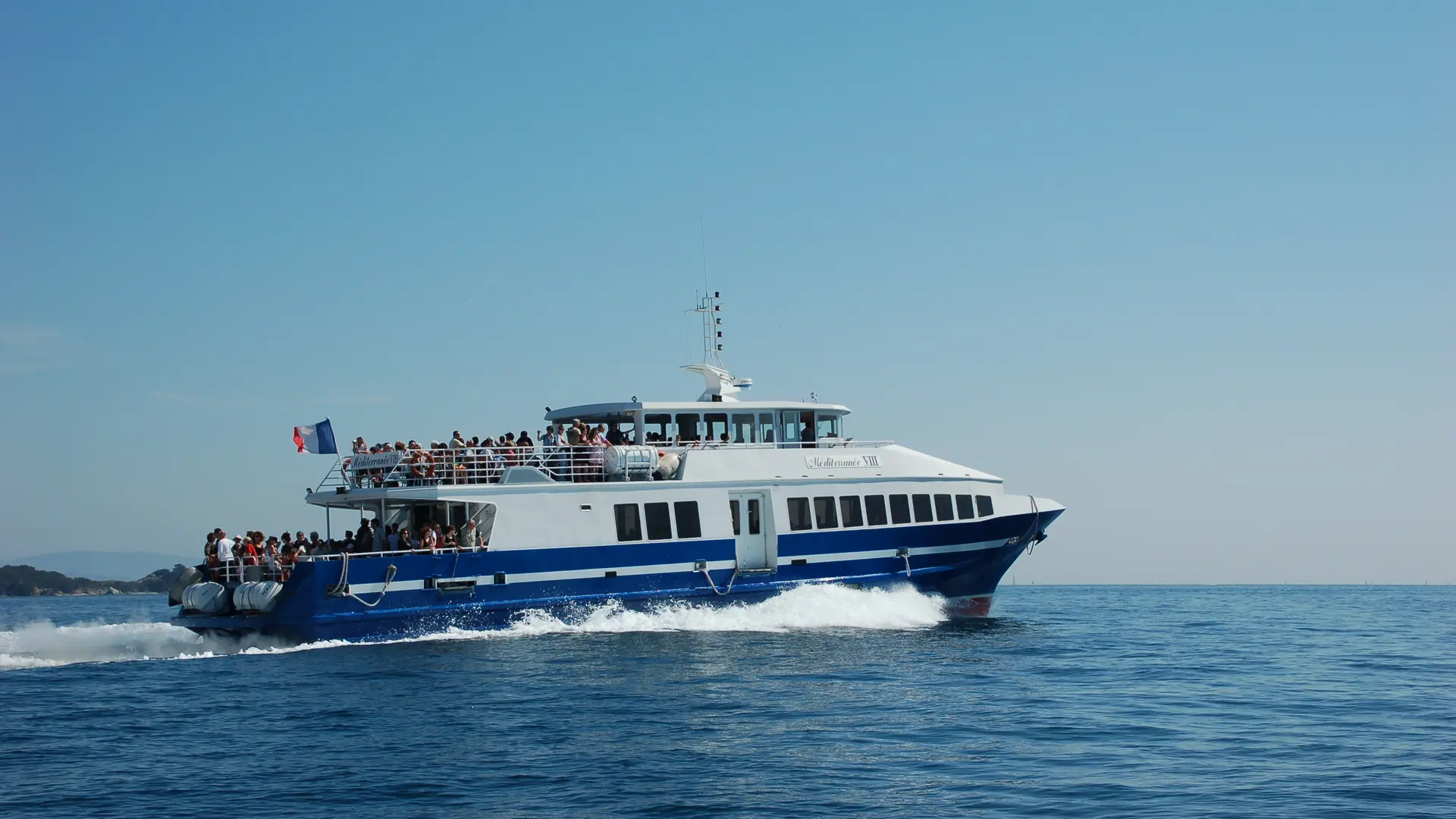 Navette au départ du port de Hyères pour Port Cros / Tlv Tvm