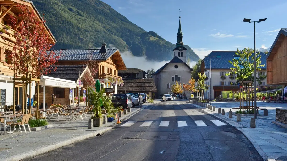 village des HOUCHES a 200m du chalet