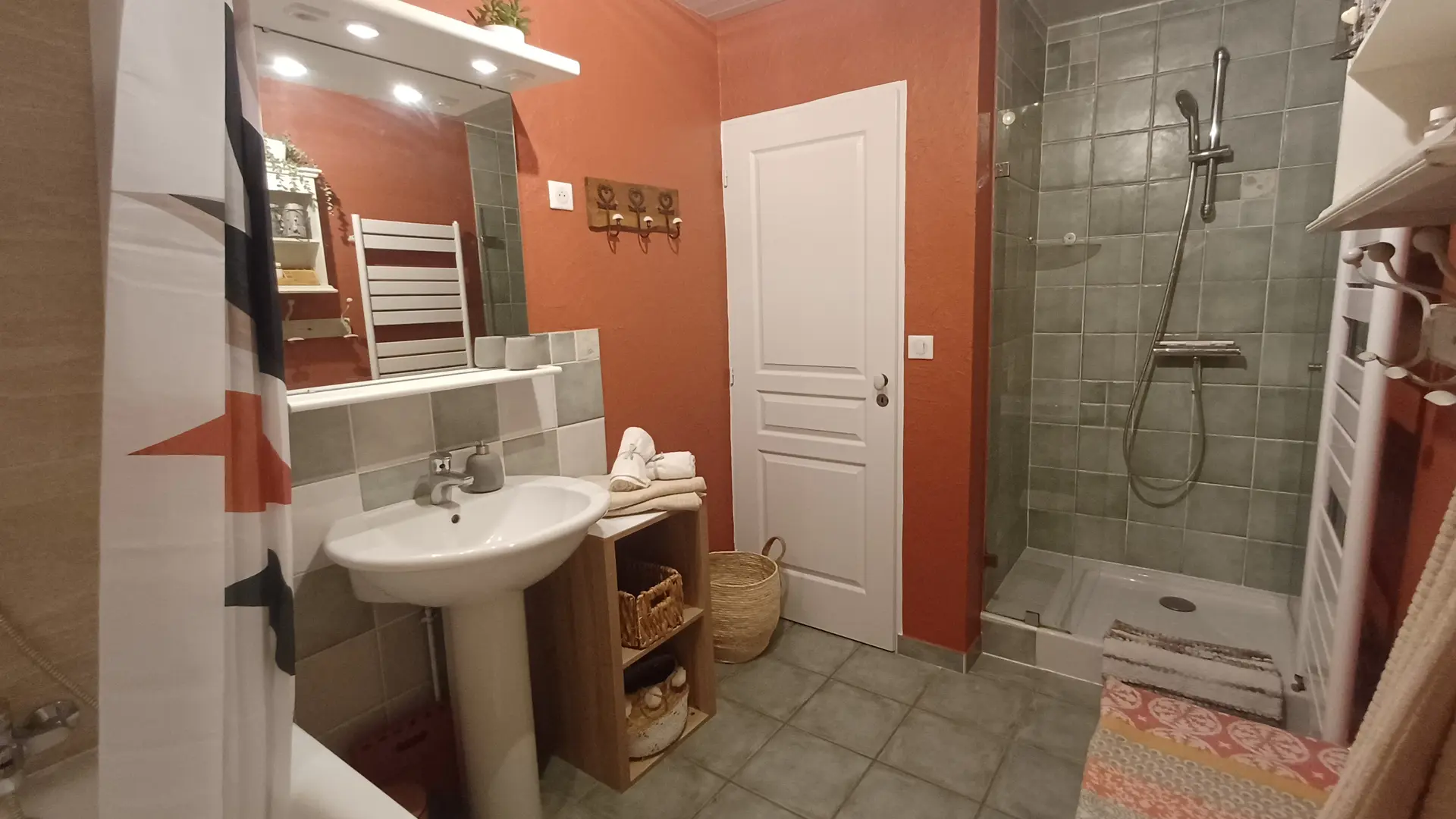 Salle de bain coté douche