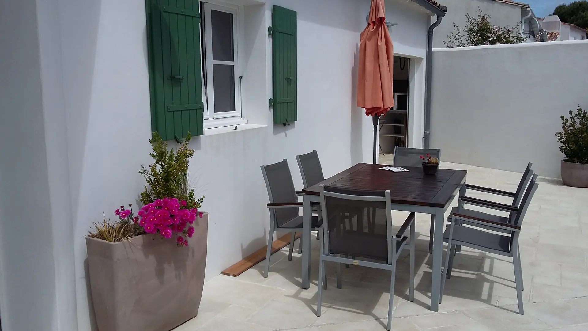 Outdoor terrace