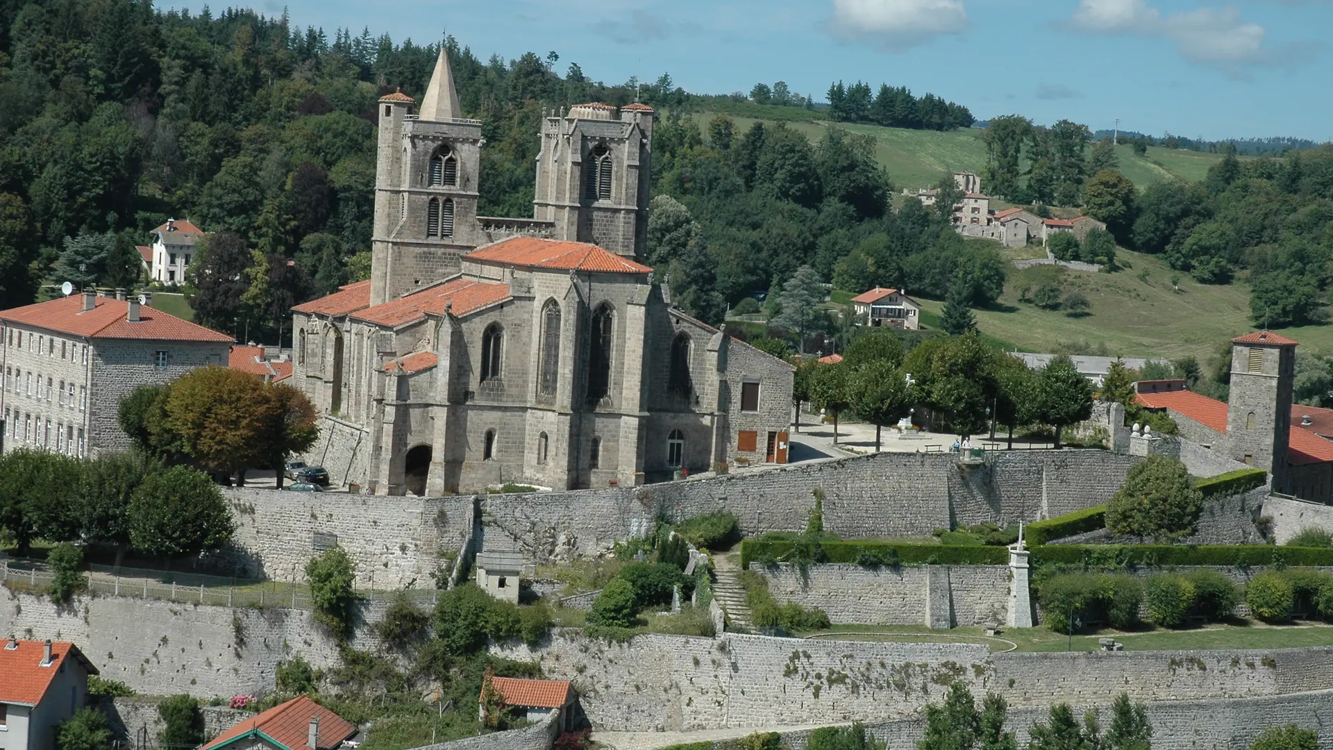 Collégiale de St Bonnet le Château