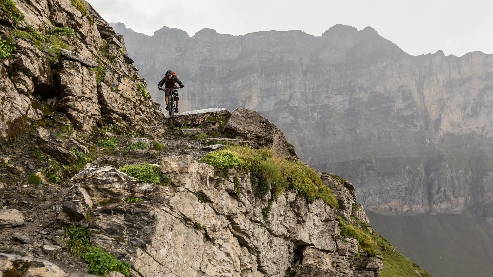 HighHillsMtb enduro and downhill MTB ride in Chamonix valley