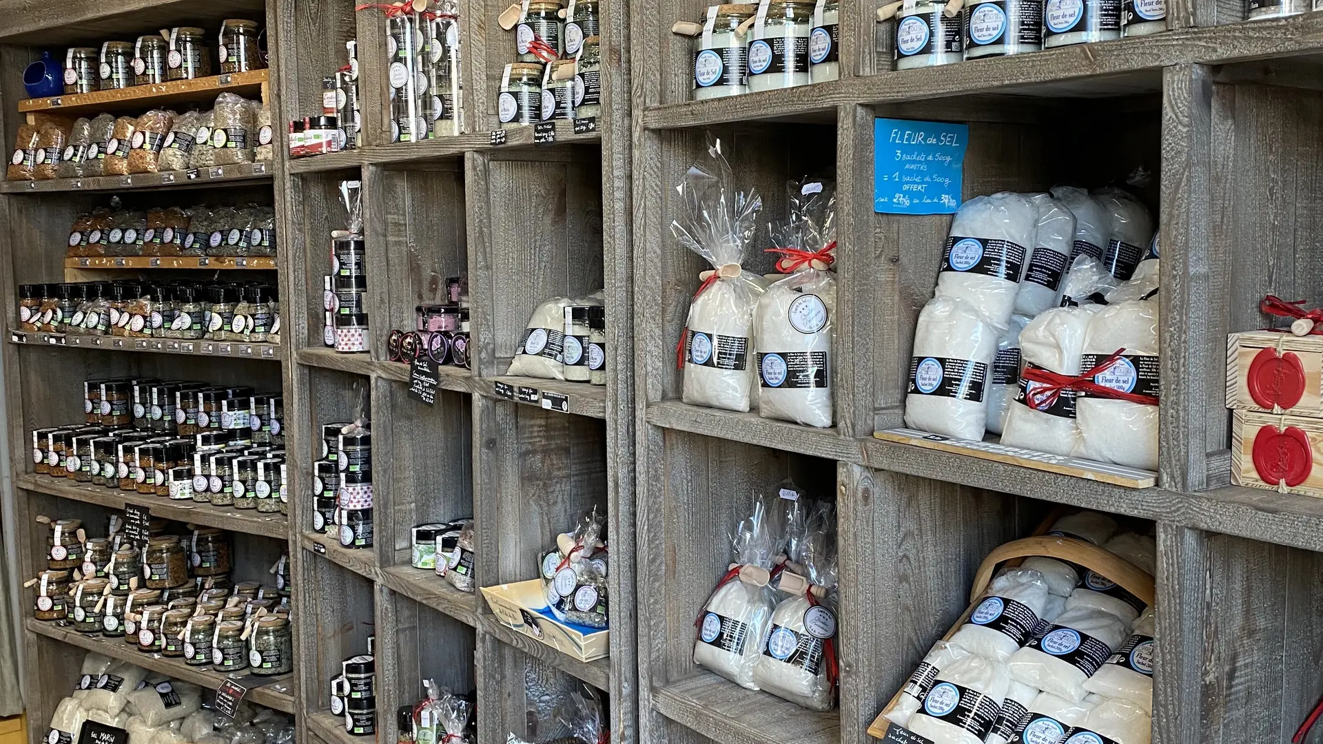 Intérieur de la boutique Esprit du Sel de Saint-Martin