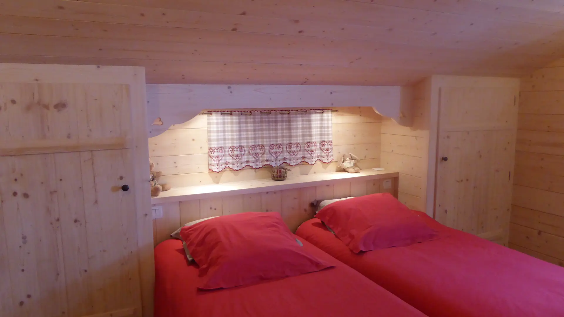 Chambre avec lits simples/Bedroom with single beds-Clé des champs (Les Gentianes)-Le Grand-Bornand