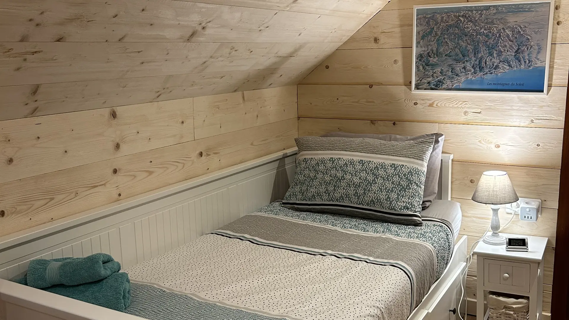 Lit simple dégagement étage