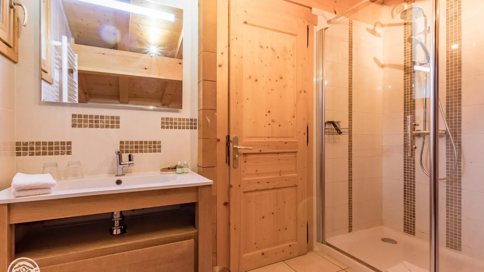 Salle d'eau chambre 2
