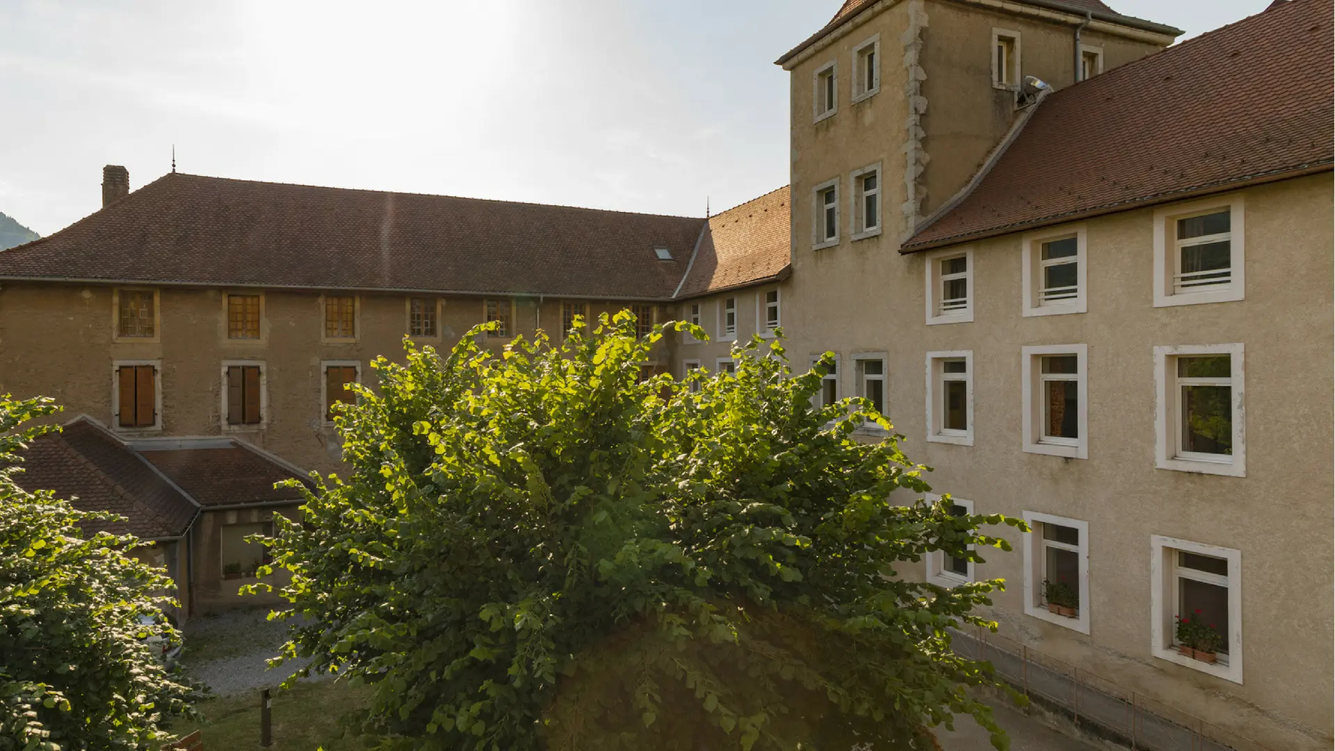 enceinte du château de Faverges