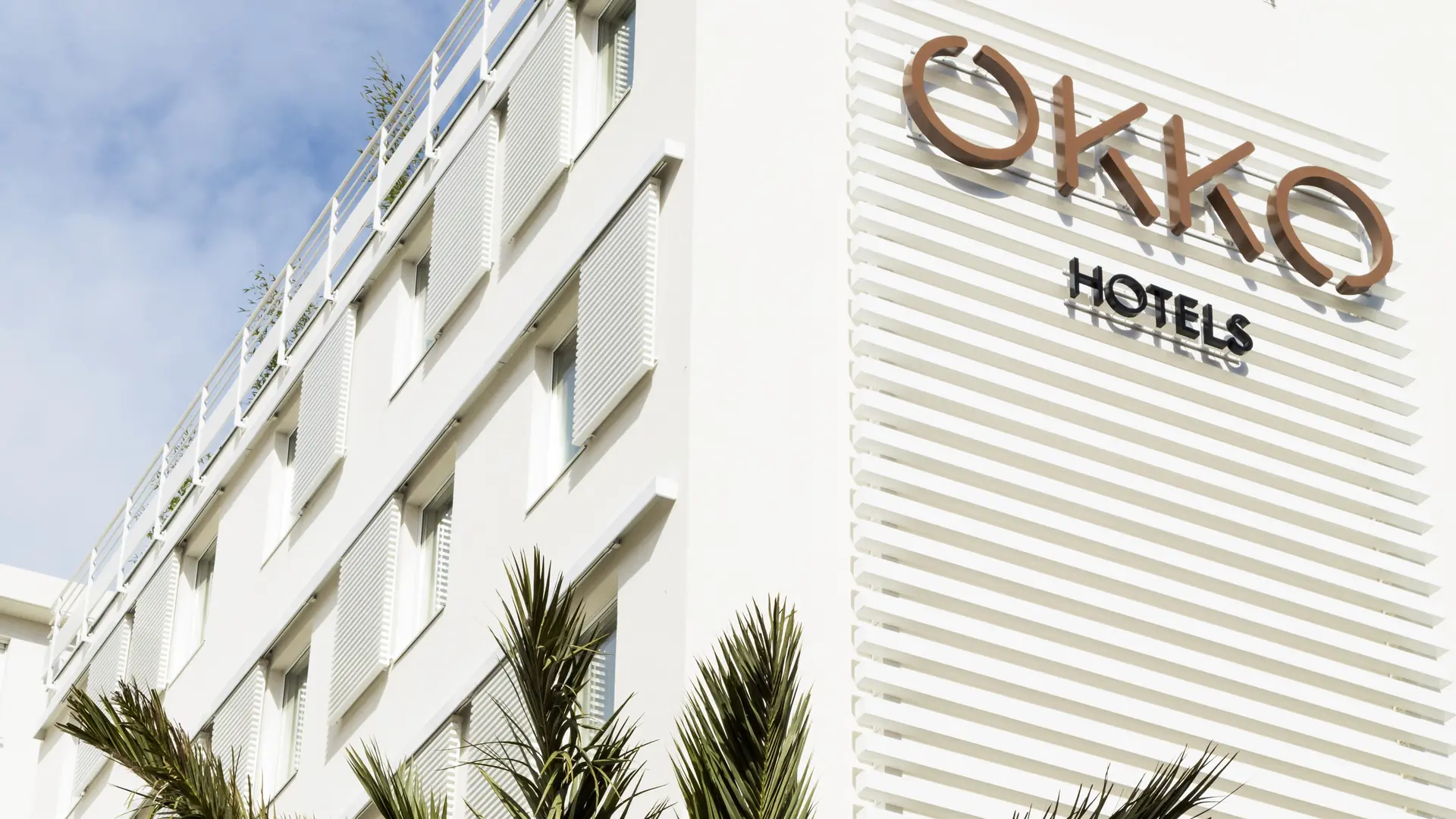 La façade d'OKKO HOTELS Cannes