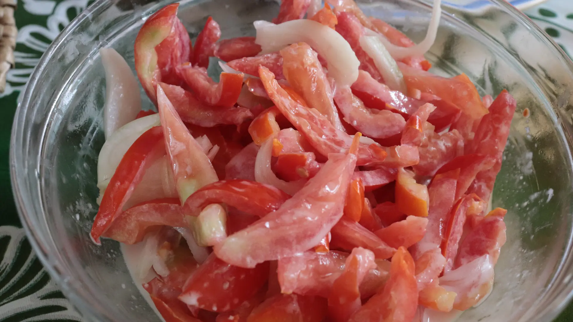 tomates, salade, repas en tribu