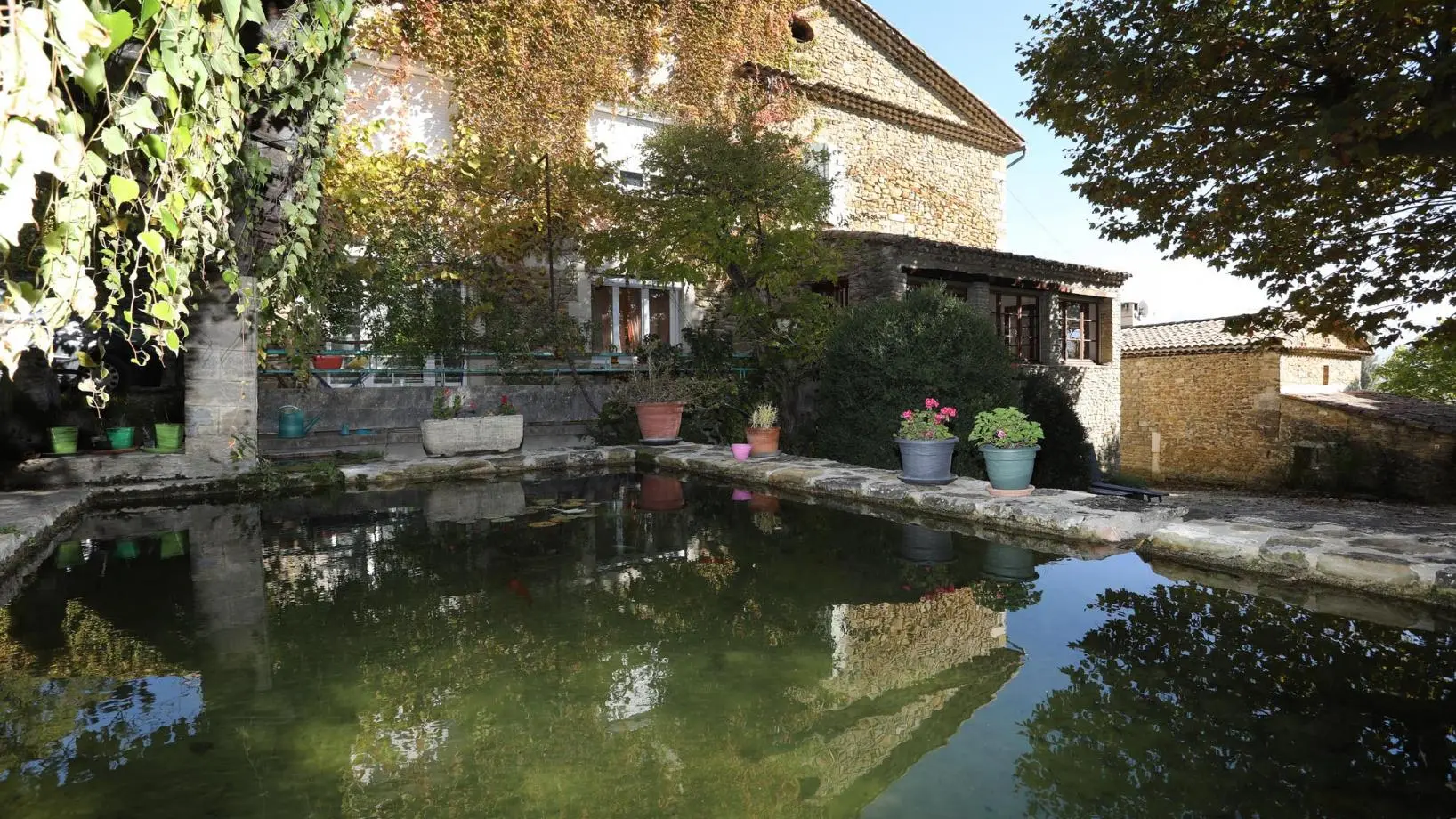 Bassin, ancien lavoir