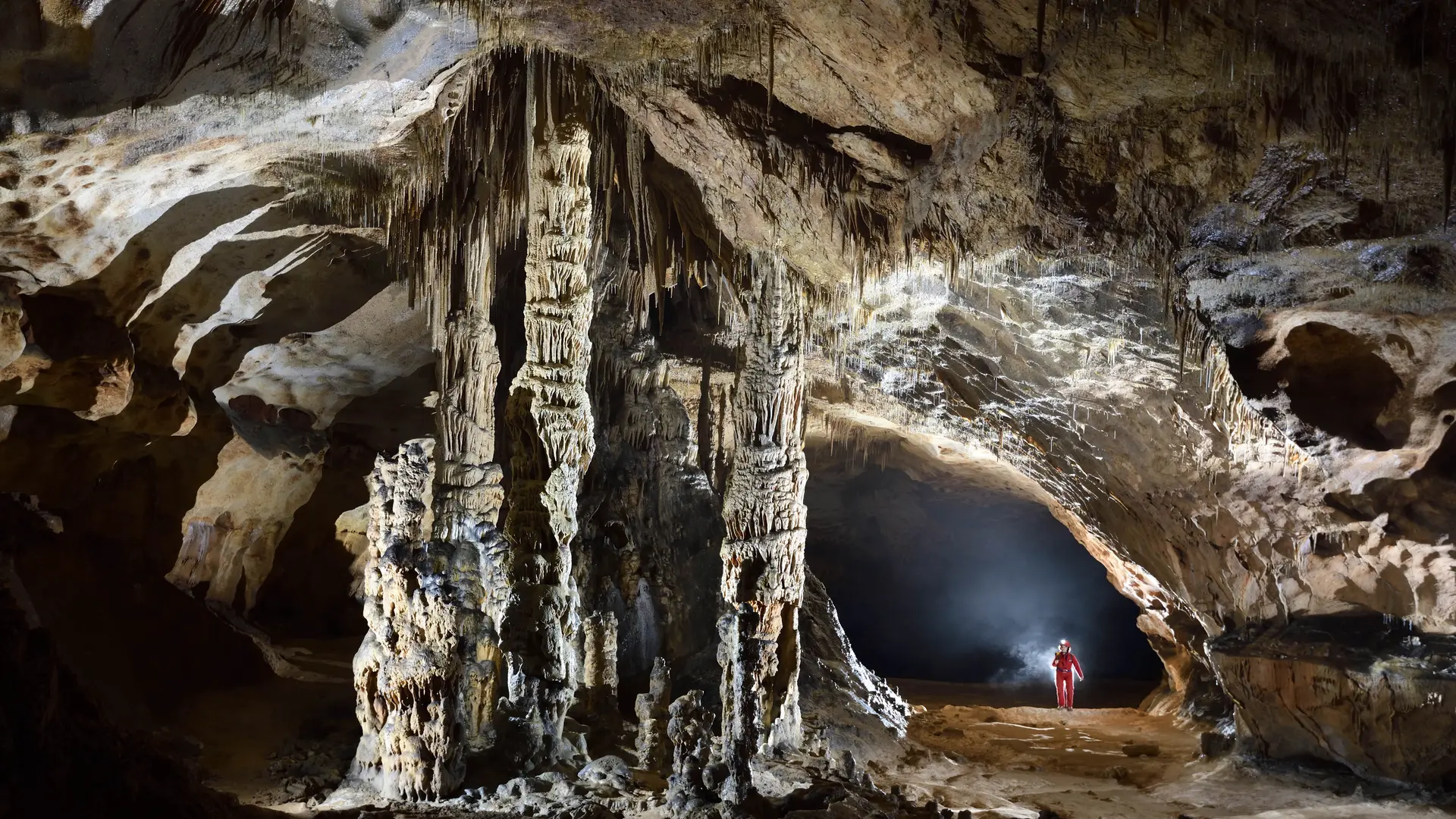 Spéléo à la Grotte Saint-Marcel