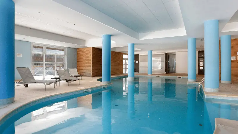 Residence swimming pool with sun loungers