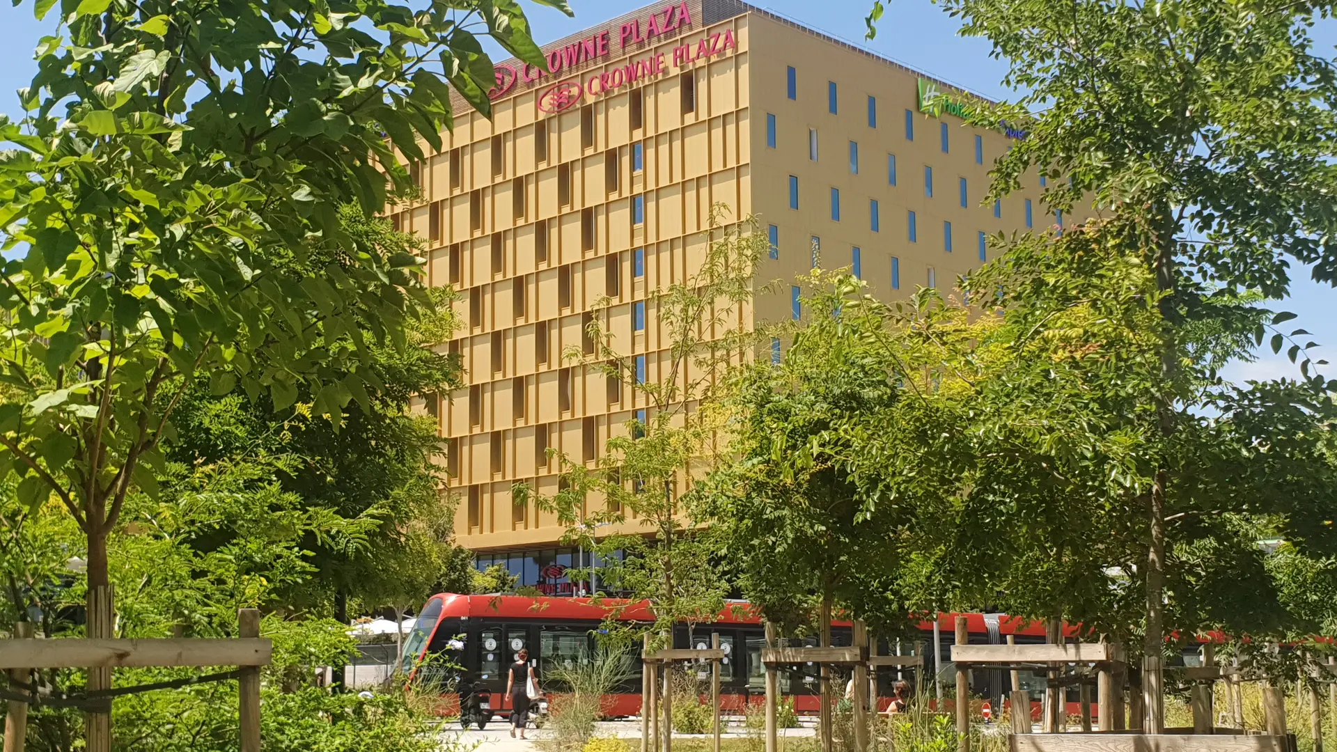 Crowneplaza façade.jpg