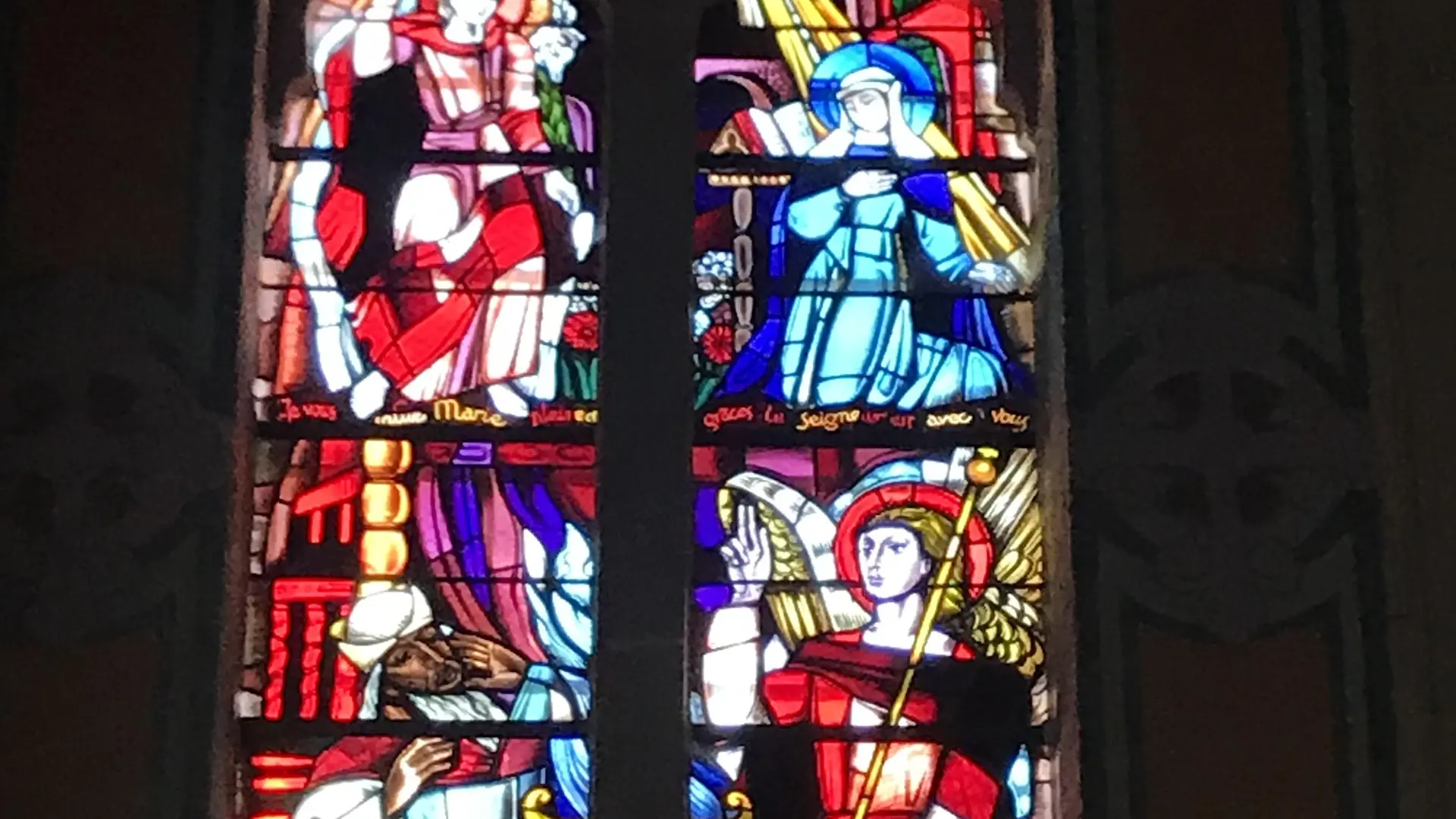 Vitrail de l'église de Chalmazel