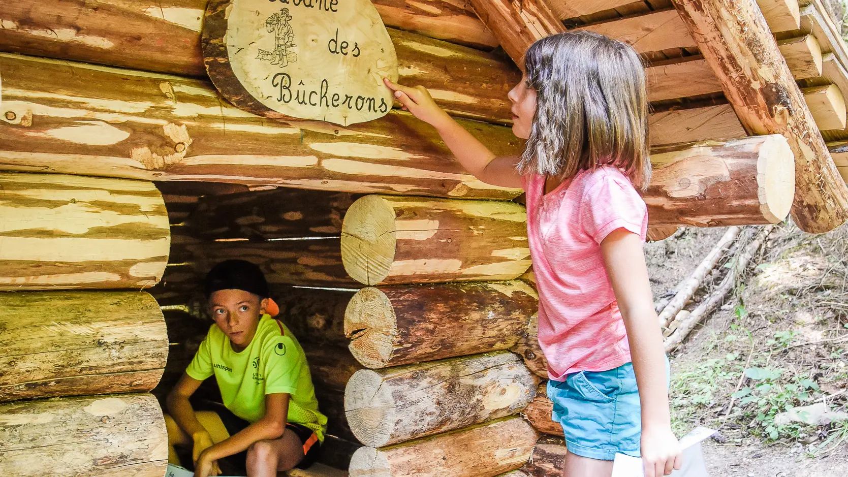 Randonnée enfants au sentier de la forêt 2