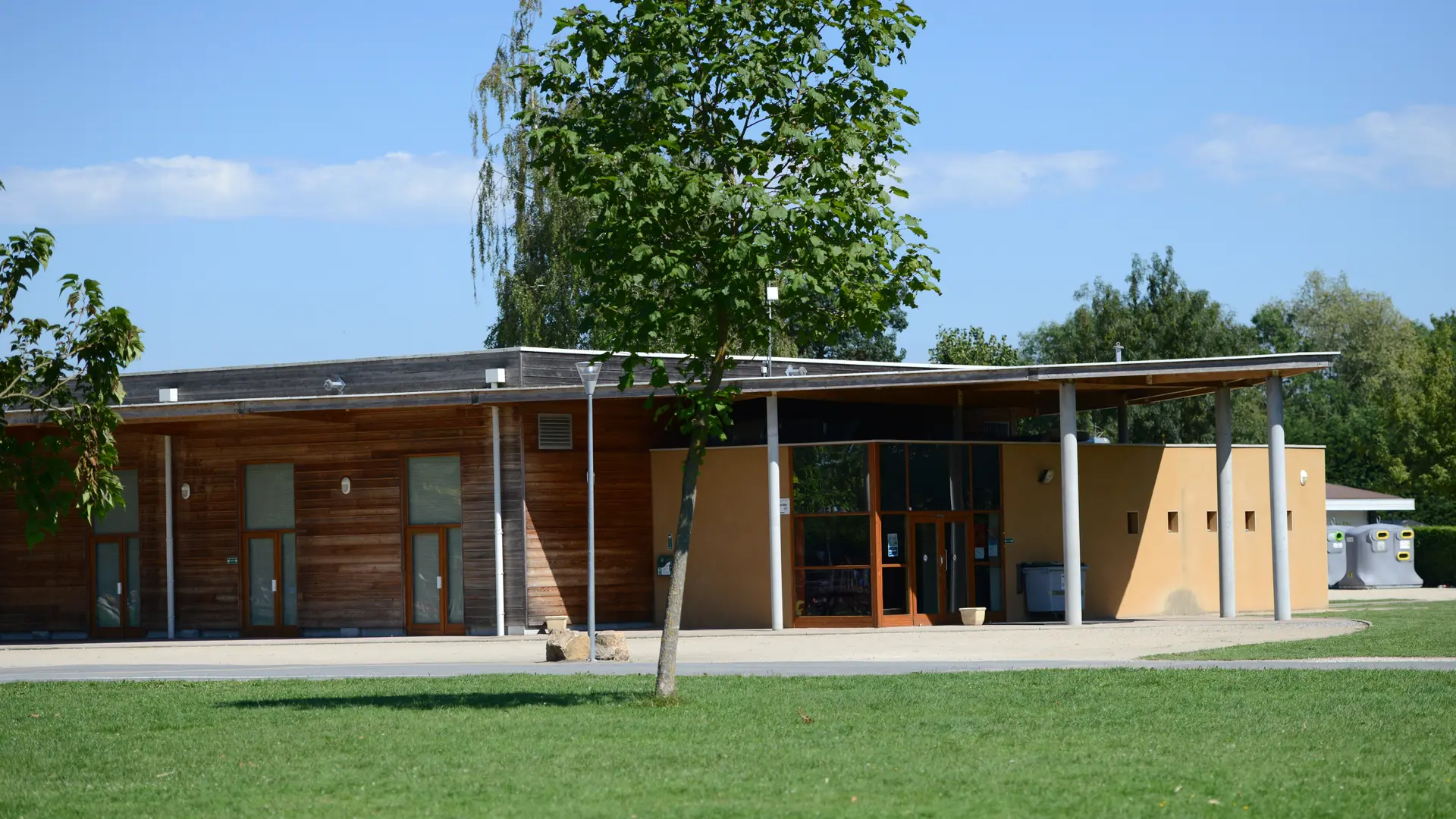 Vue extérieure de la Halle d'animation
