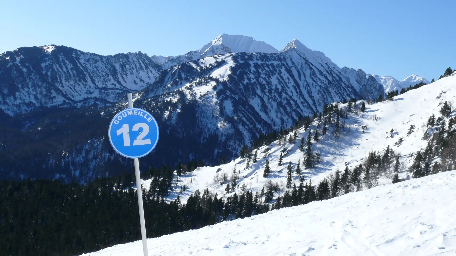 Le roc blanc et la camisette depuis le haut de la station