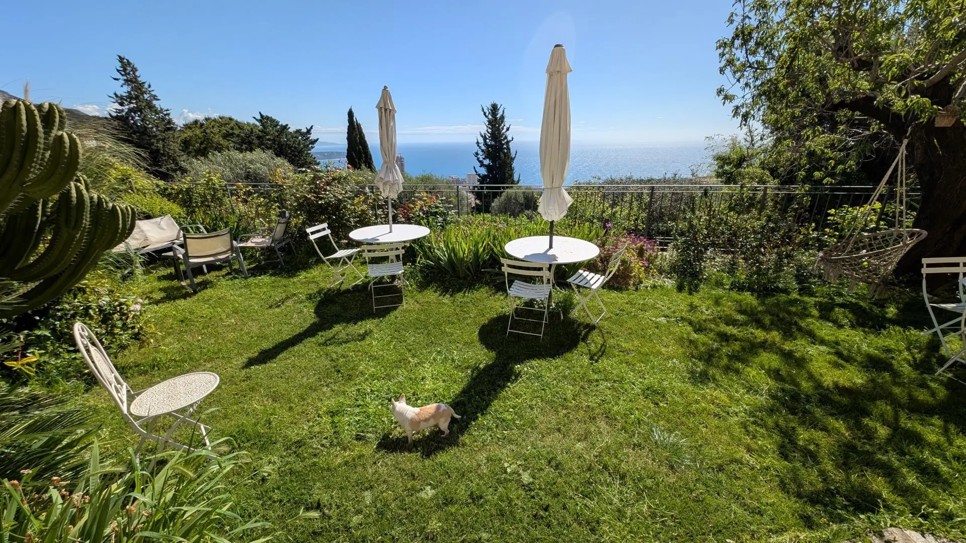 Mas d'Angeline-Jardin à partager-Beausoleil-Gîtes de France des Alpes-Maritimes