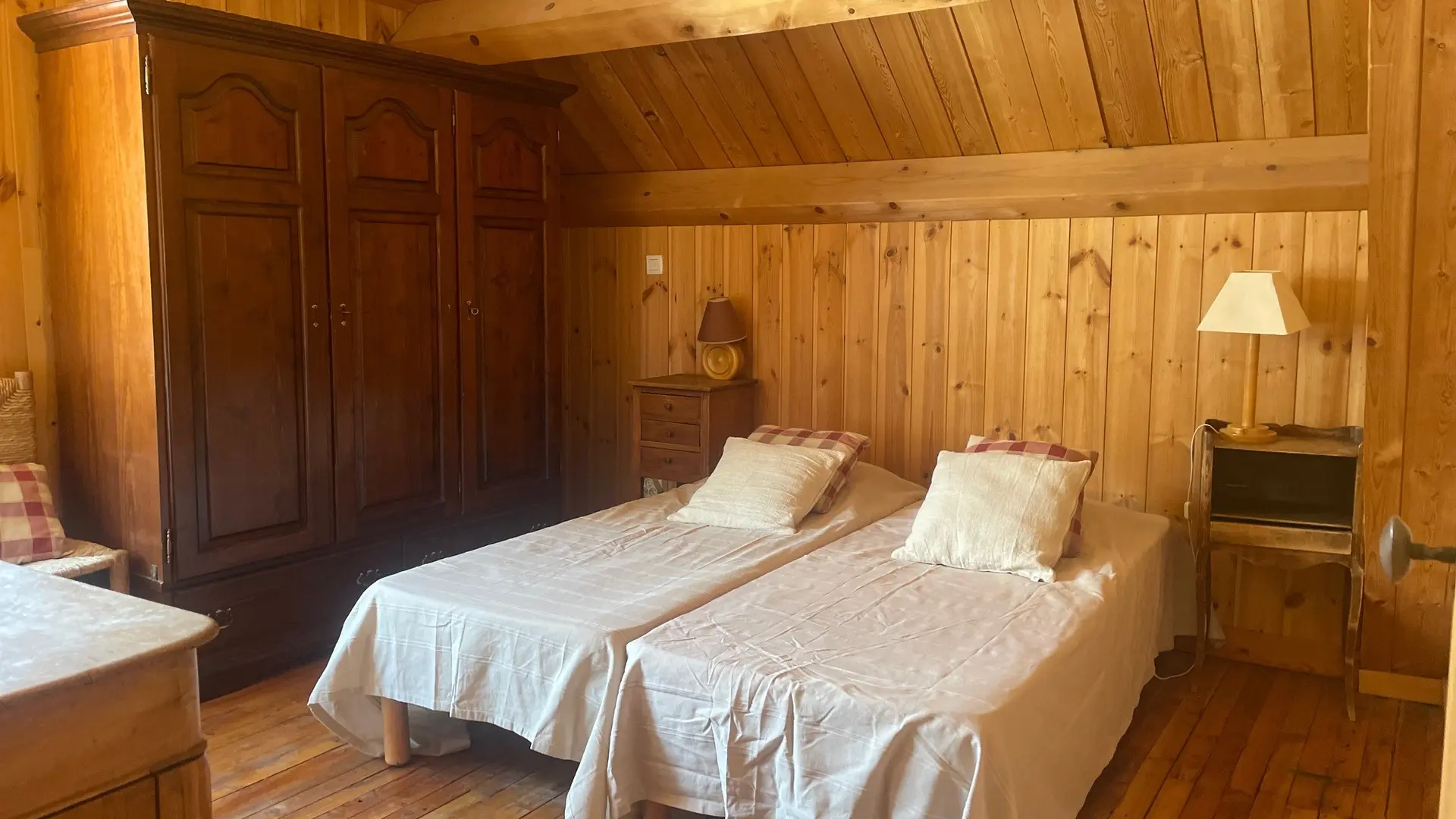 Chambre 2 lits simples