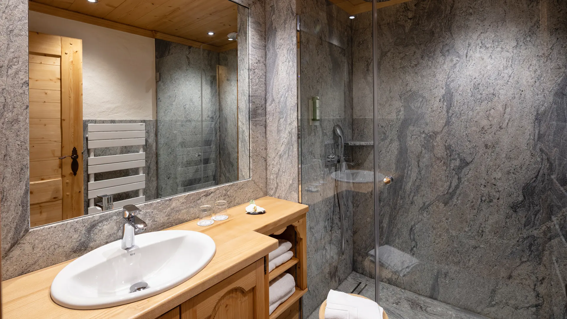 Salle de bain chambre supérieure