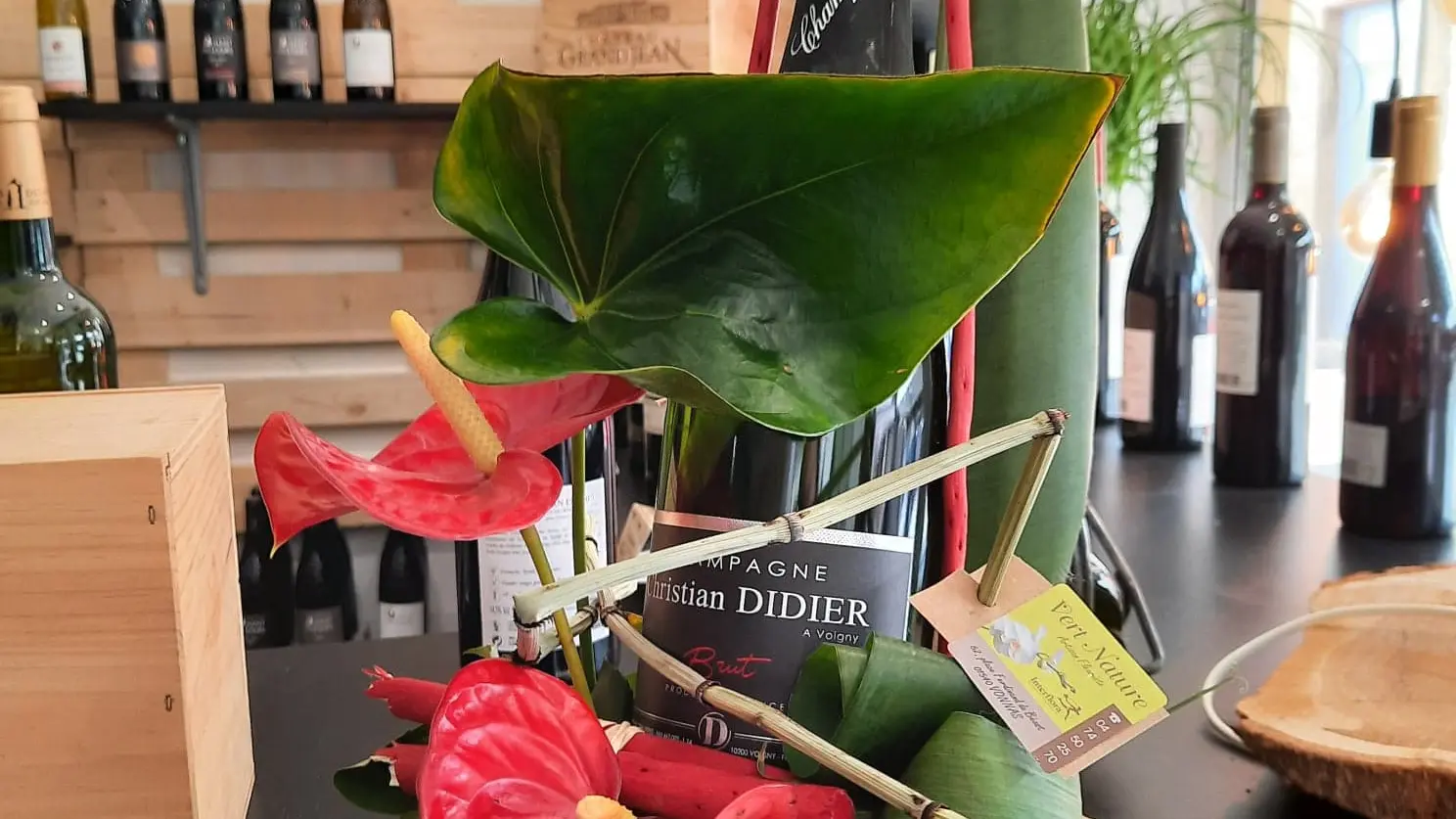 Composition fleurs et champagne